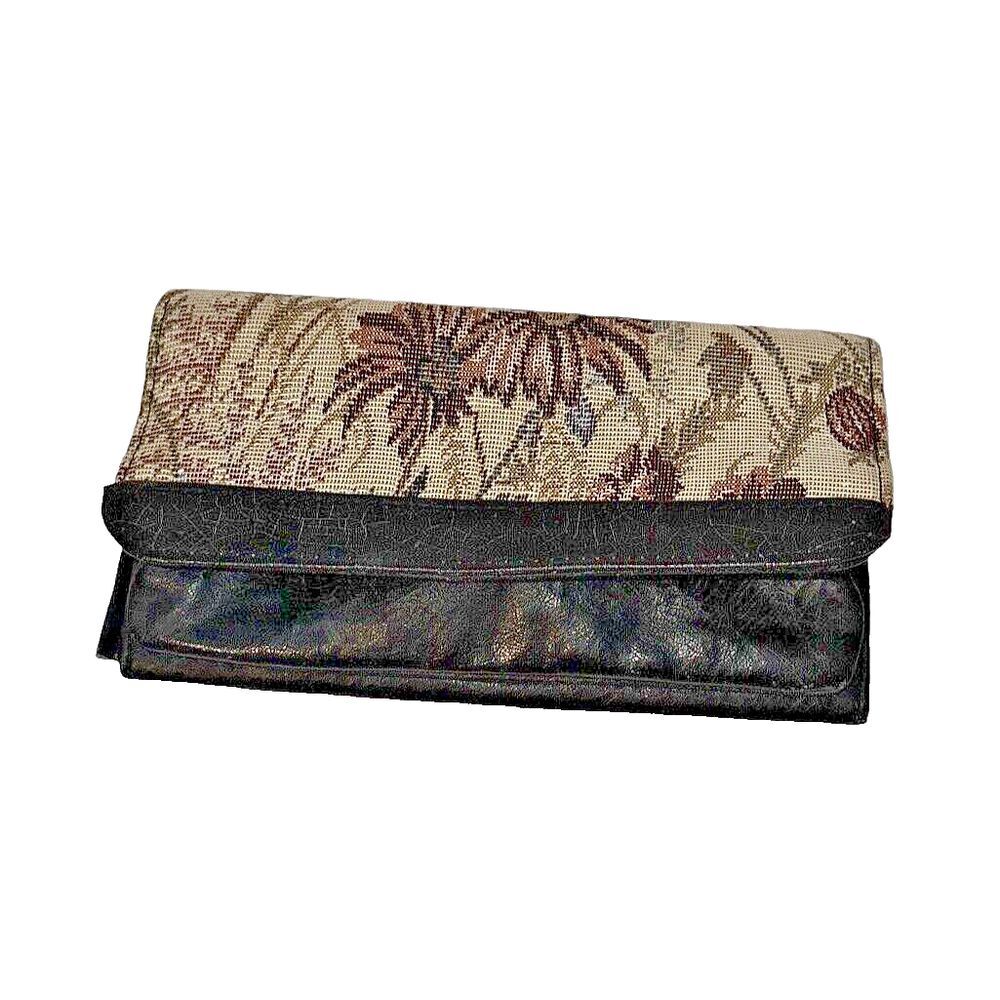 Tapestry Wallet Organizer Leather Vintage Classic Fold Fair Used Condition